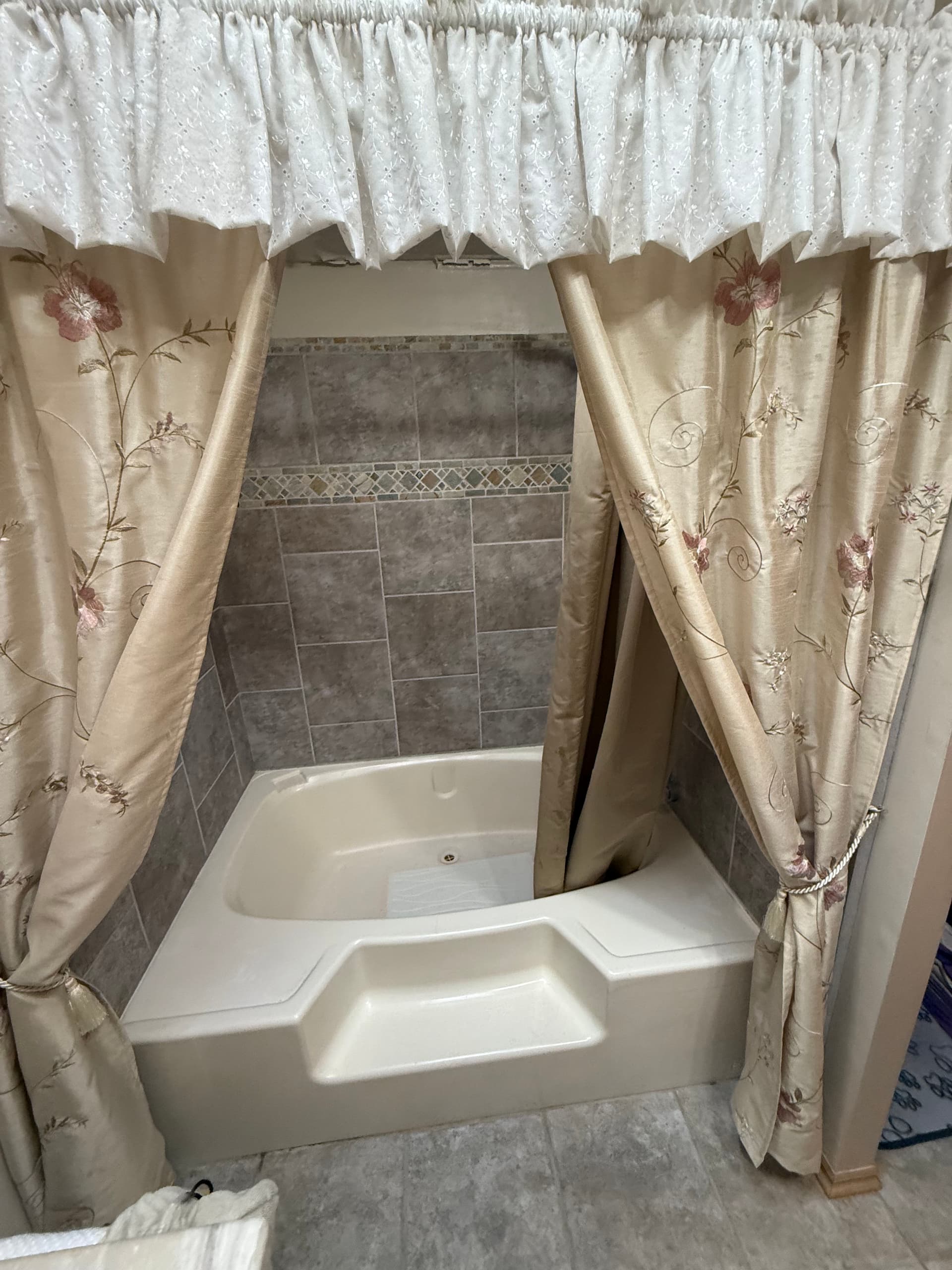 Gallery photos for River Rock and marble tub to walk-in shower conversion: Image #1