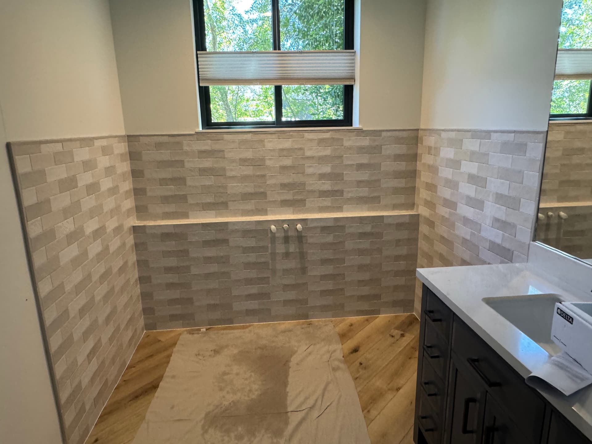 Gallery photos for Fresh Tile Surround and Freestanding Tub Bathroom Update: Image #2
