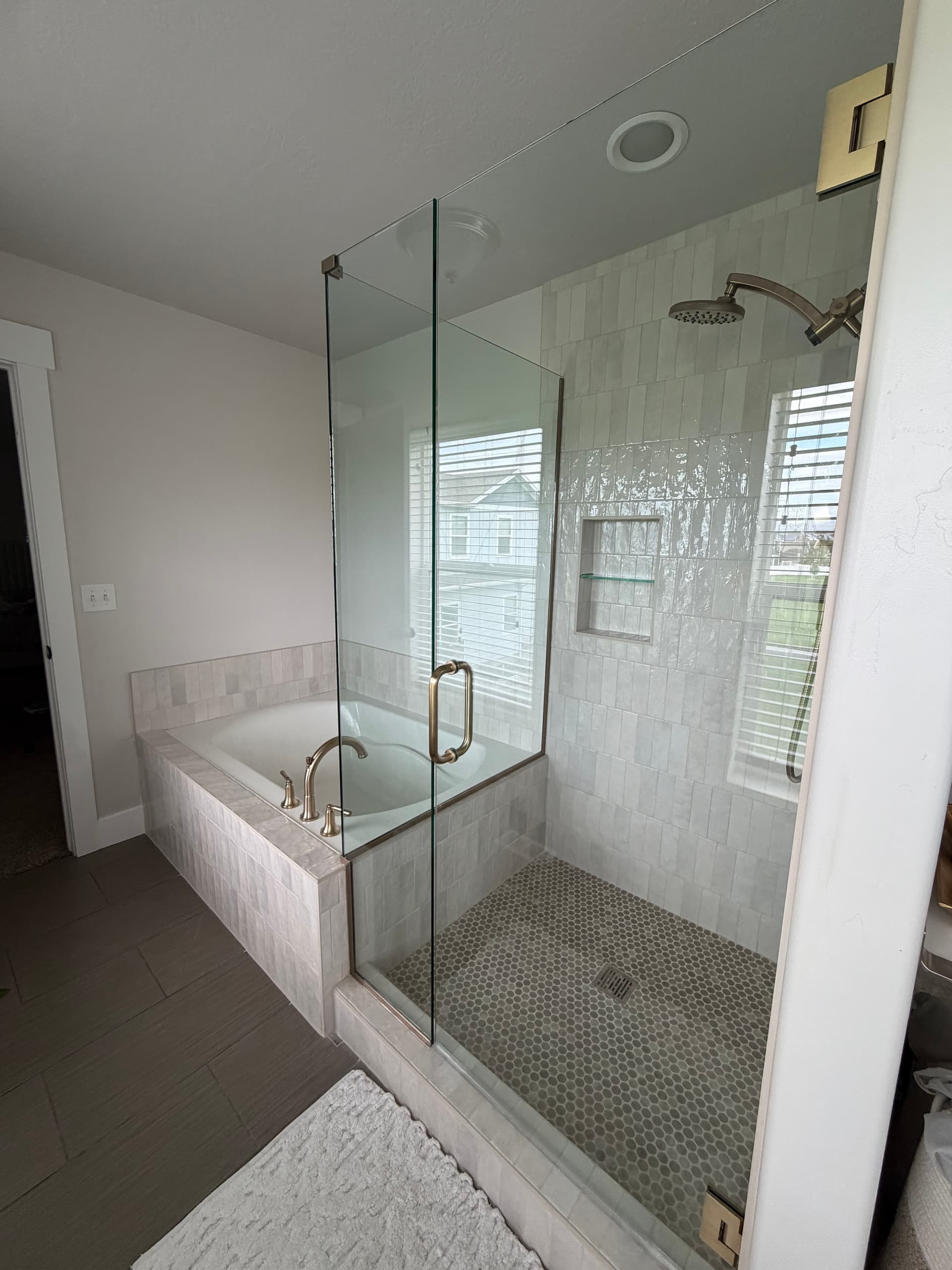 Gallery photos for From Builder-Basic to Spa-Worthy Tub and Shower Remodel: Image #7