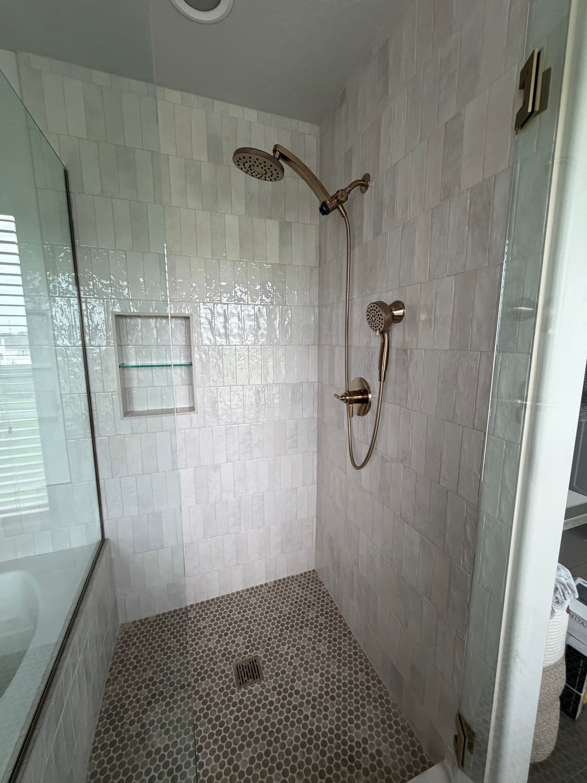 Gallery photos for From Builder-Basic to Spa-Worthy Tub and Shower Remodel: Image #6