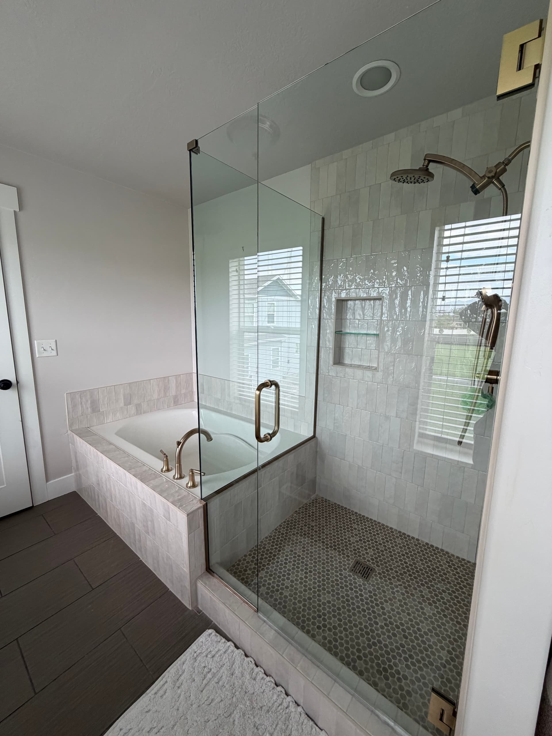 Gallery photos for From Builder-Basic to Spa-Worthy Tub and Shower Remodel: Image #9
