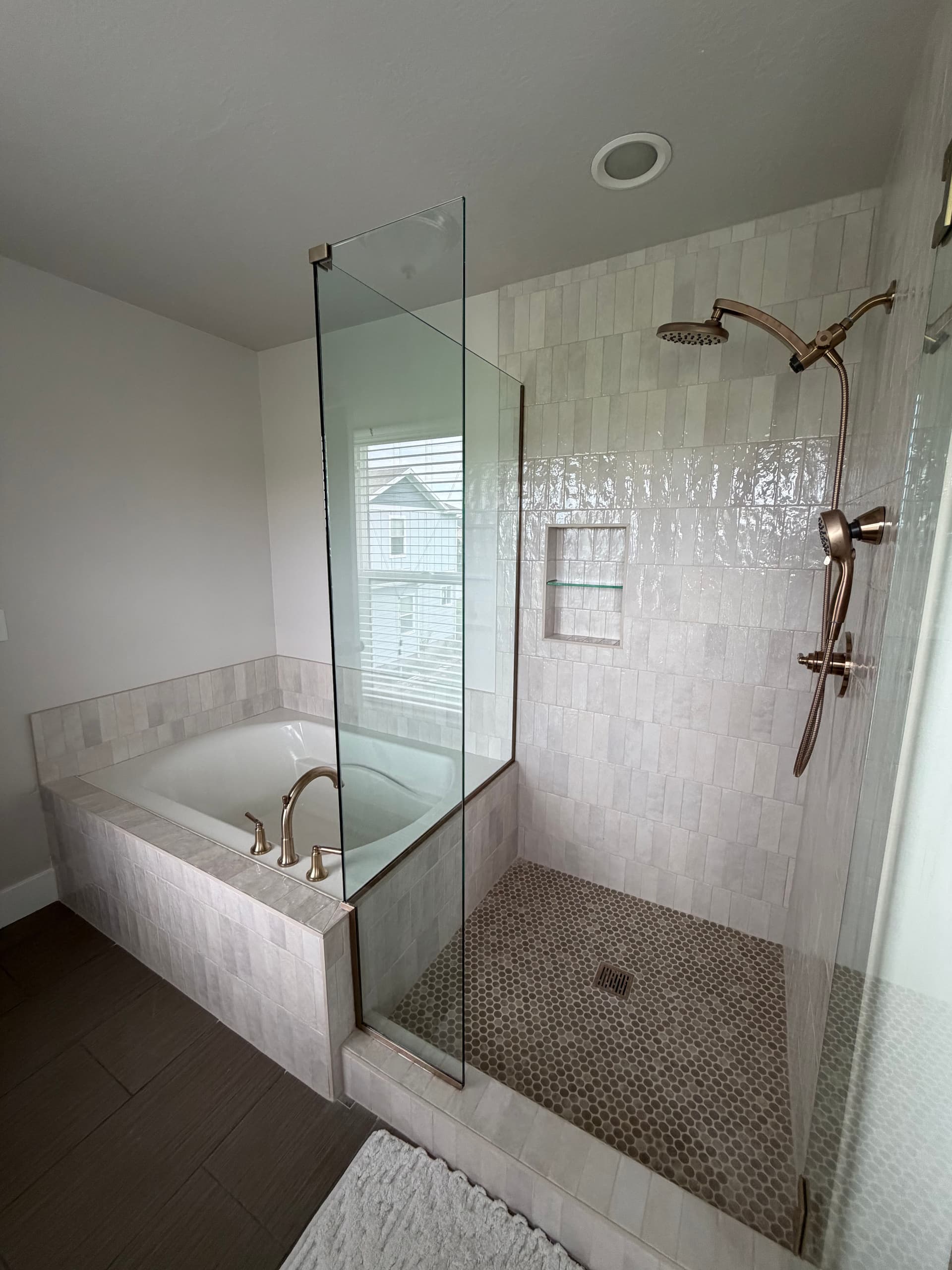 Gallery photos for From Builder-Basic to Spa-Worthy Tub and Shower Remodel: Image #8