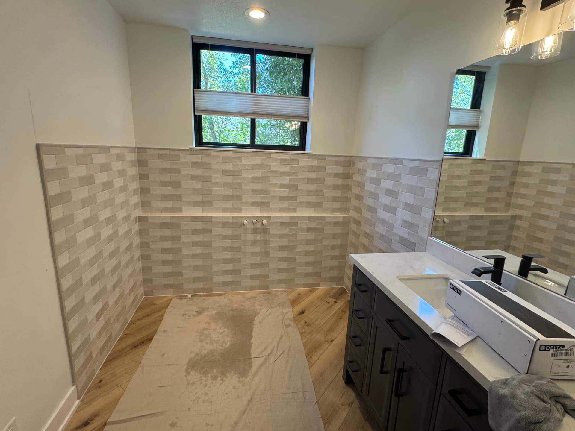 Gallery photos for Fresh Tile Surround and Freestanding Tub Bathroom Update: Image #4