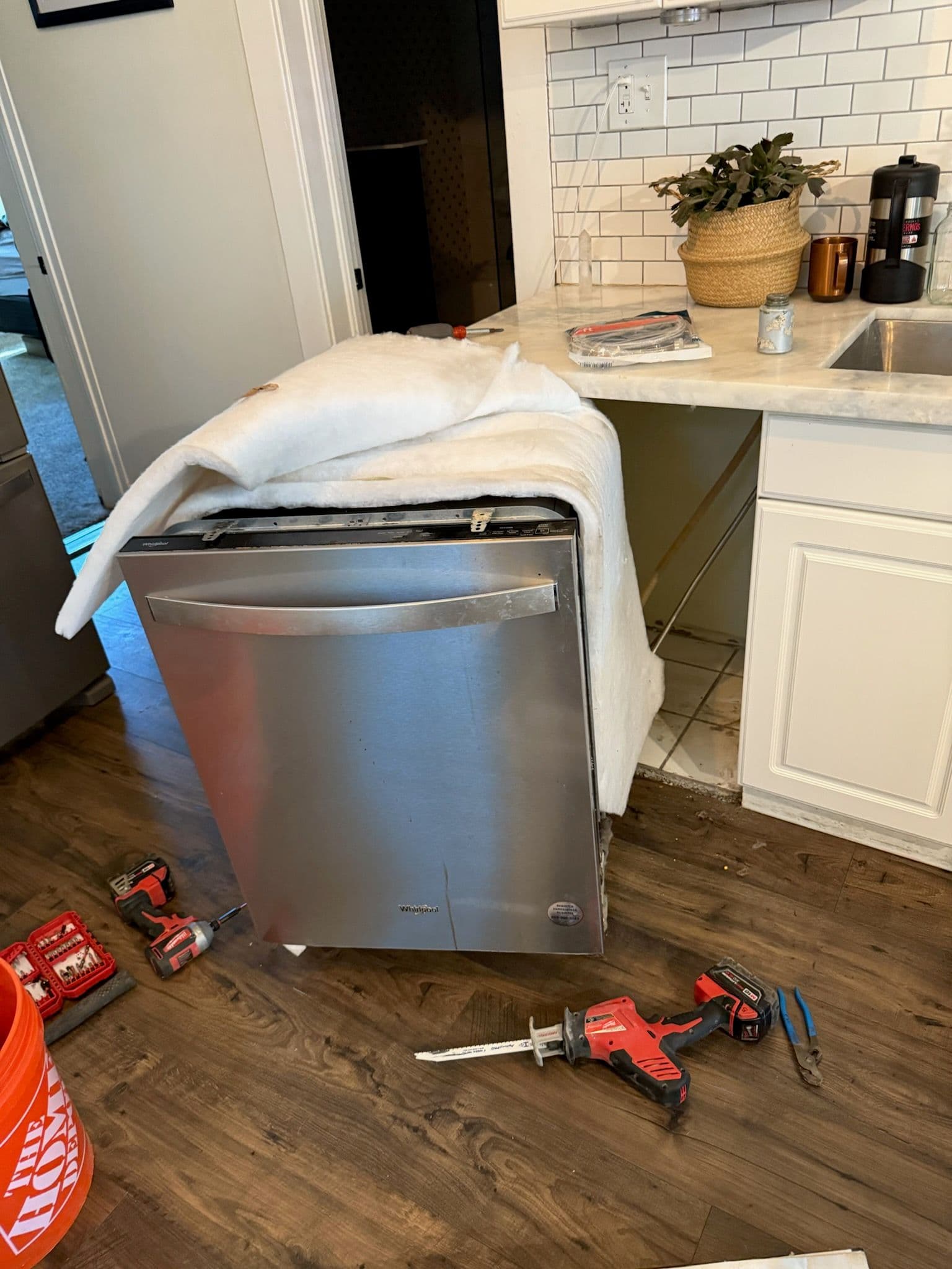 Project Seamless Dishwasher Installation Boosts Kitchen Efficiency image
