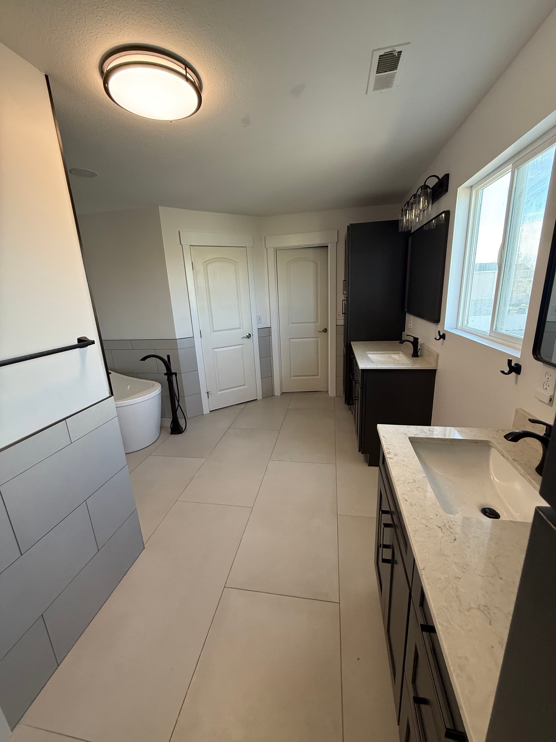 Gallery photos for Modern Bathroom Makeover in Syracuse: Image #2